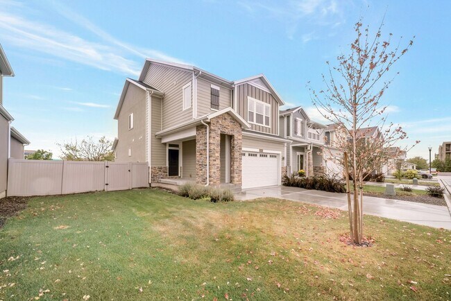 Building Photo - Like New Draper Executive Home w attached ...