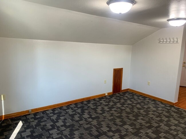 Building Photo - Smi310