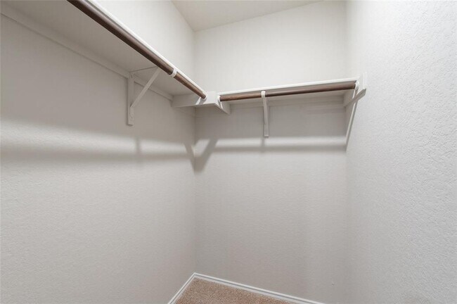 Foto del edificio - 6104 Brampton Ln