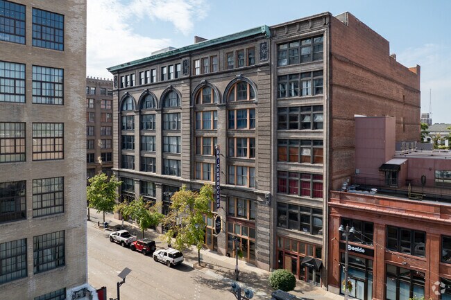 Foto del edificio - Denim Lofts