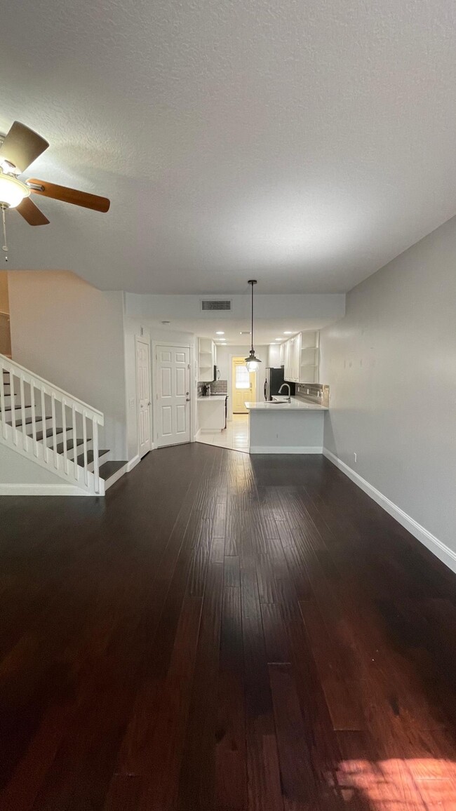 Foto del edificio - 3264 W Community Dr