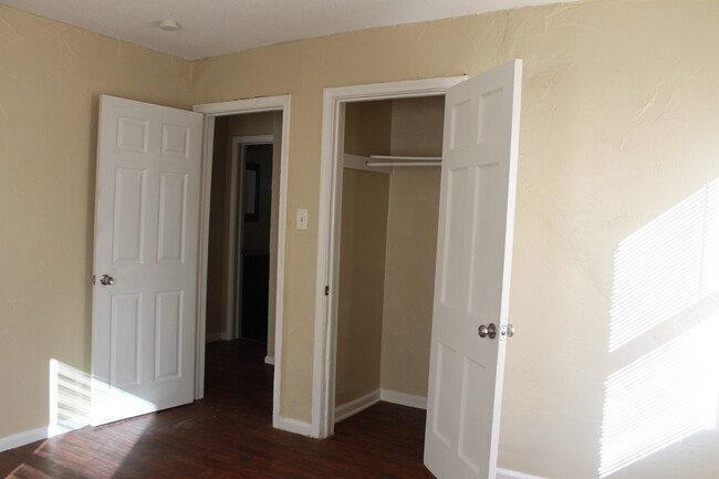 Building Photo - Affordable!