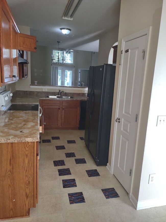 Building Photo - Coming Soon! Lovely 3-Bedroom Home located...