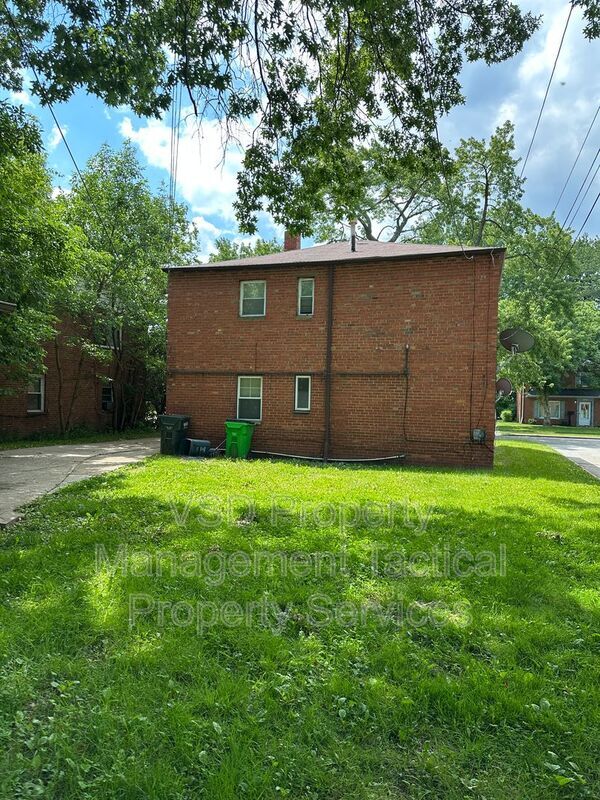 Foto del edificio - 20131 Crystal Ave