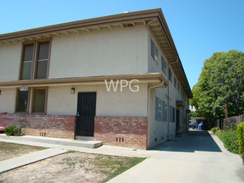 Primary Photo - 713 Golden Oak Dr