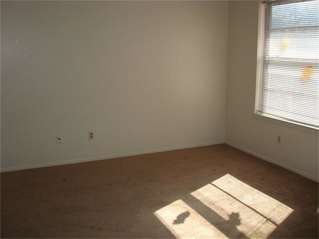 Building Photo - 307 Green St