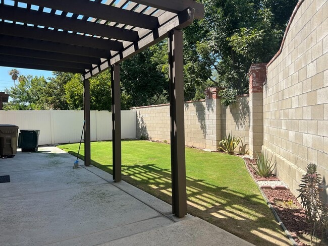 Foto del edificio - 8300 Prentice Hall Dr