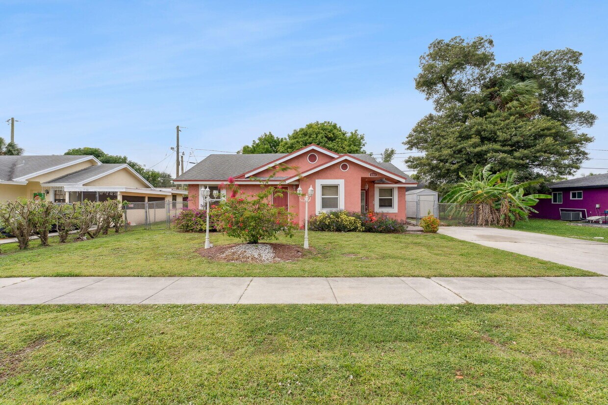 233 NW 2nd Way, Deerfield Beach, FL 33441 House Rental in Deerfield