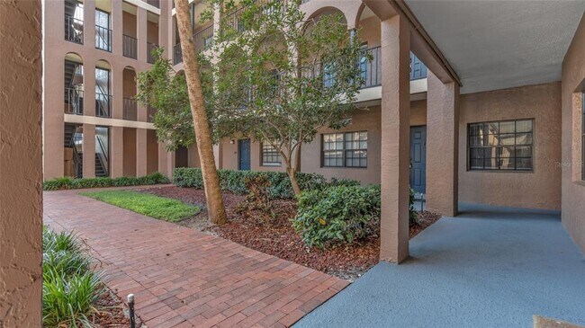 Foto del edificio - 6100 Gulfport Blvd S