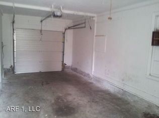 Building Photo - 2 br, 1.5 bath House - 5333 Willow Avenue