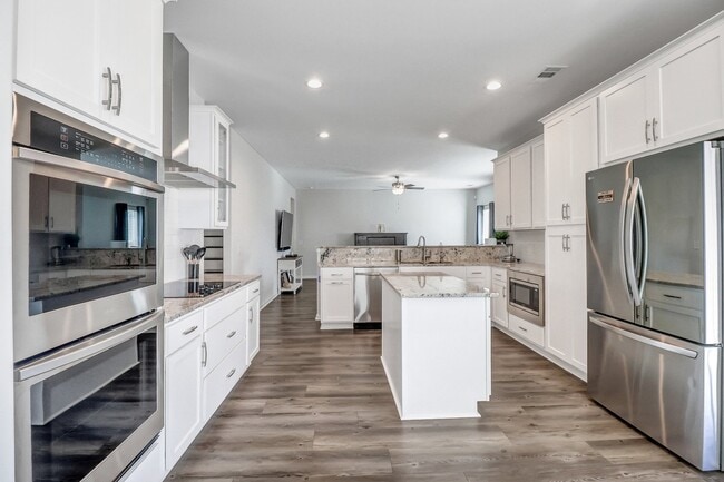 Building Photo - 114 Chalk Farm Way