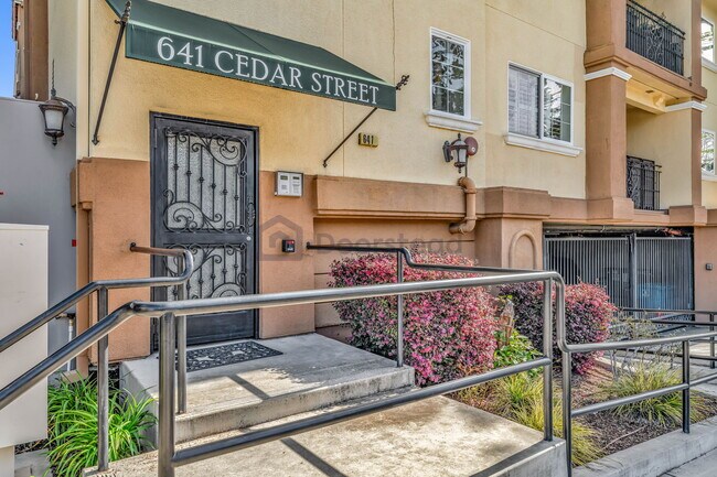Foto del edificio - 641 Cedar St