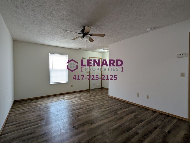 Building Photo - 5791/3/5/7 N Orange Ln