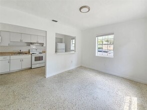 Building Photo - 6601 SW 10th St