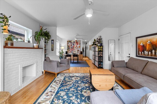 Foto del edificio - 2447 N Kildare Ave