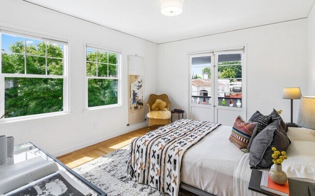 Foto del edificio - 1384 Ada St