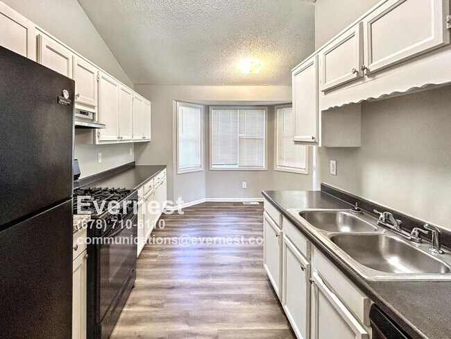 Foto del edificio - 3678 Platina Park Ct