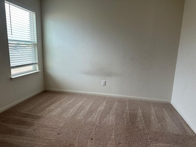 Building Photo - 225 Allington Cir