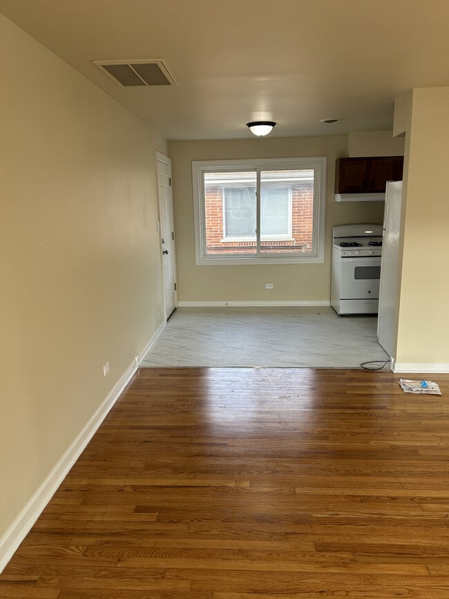 Building Photo - 1002 Parkwood Dr