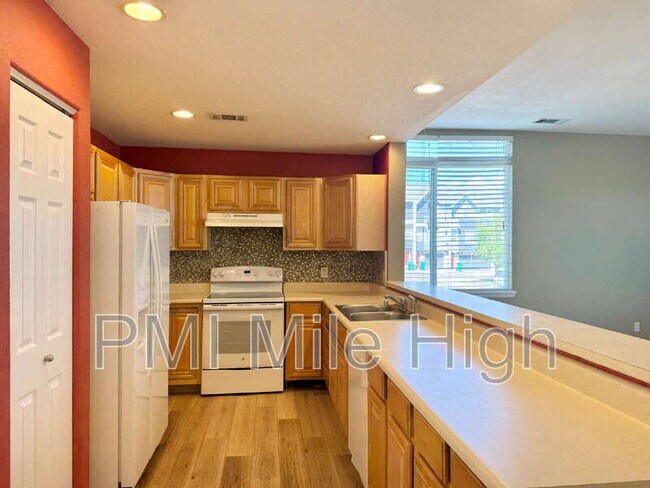 Foto del edificio - 8751 Pearl St