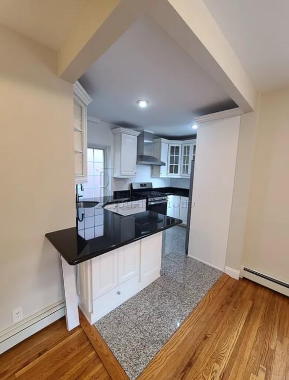 Building Photo - ------>30th AVE 2 BED------>CORNER UNIT---...