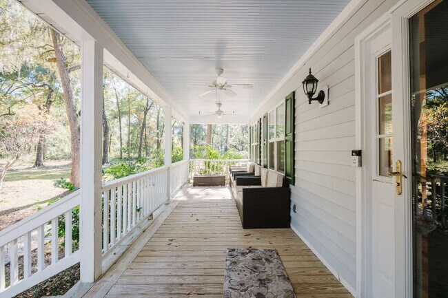 Foto del edificio - Secluded Four Bedroom Home on Seven Acres in Midway Farms!