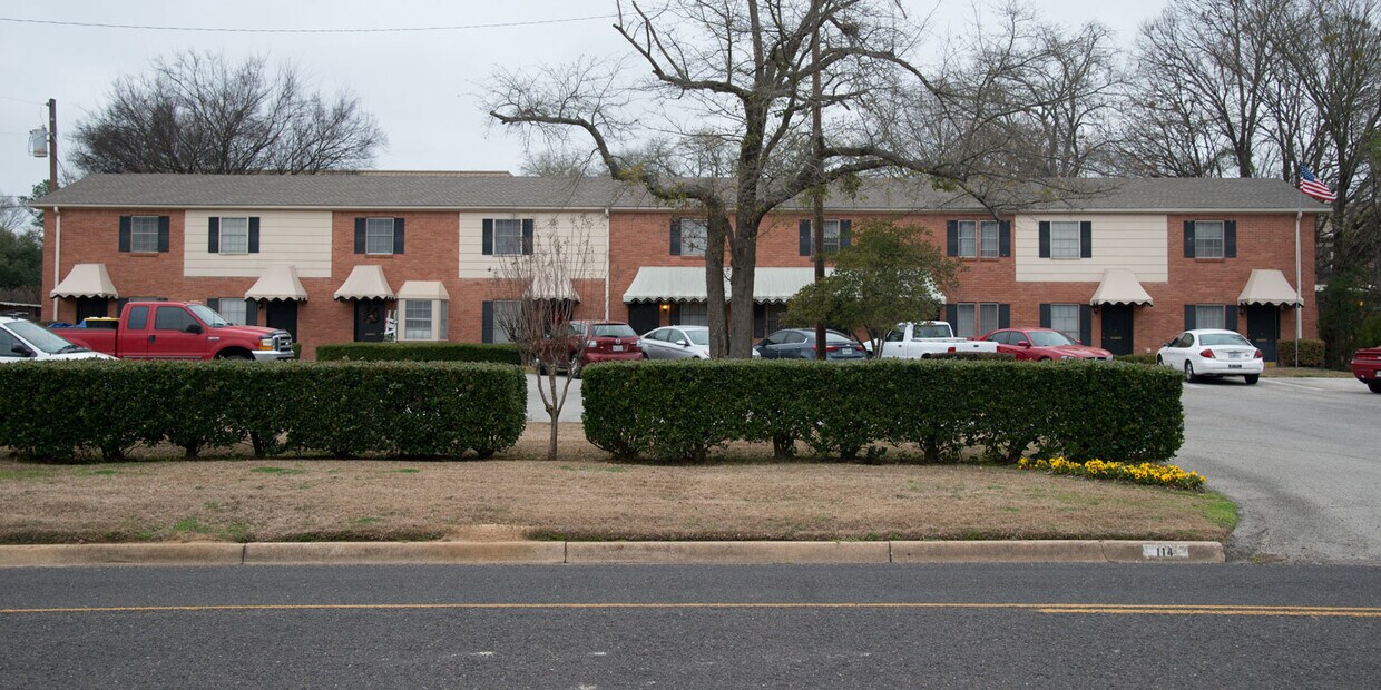 Primary Photo - 114 E Amherst Dr