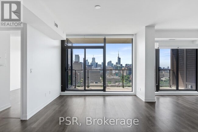 Building Photo - 2 St Thomas St