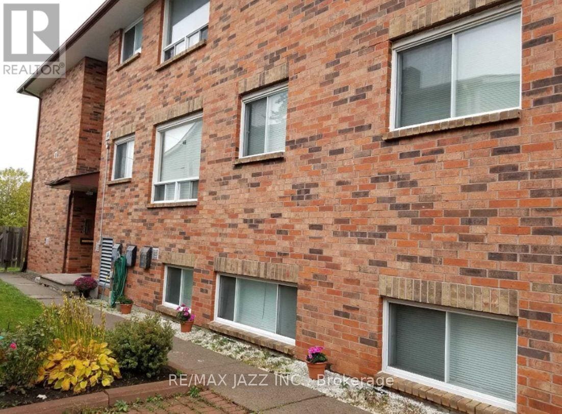 Primary Photo - 455 Trick Ave