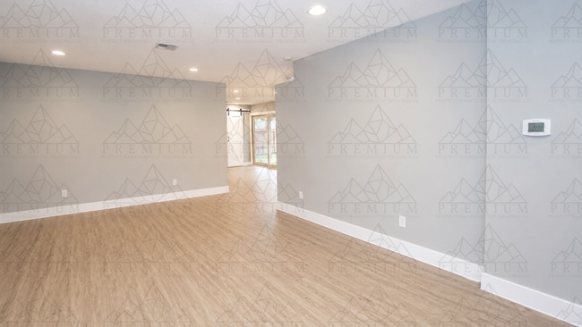Building Photo - Renovated 3 bed 2 bath coming soon!
