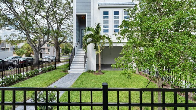 Building Photo - Brand New Davis Islands 3BR/2.5BA three st...