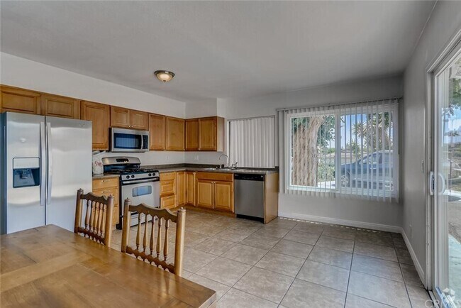 Building Photo - 17578 Orange Dr