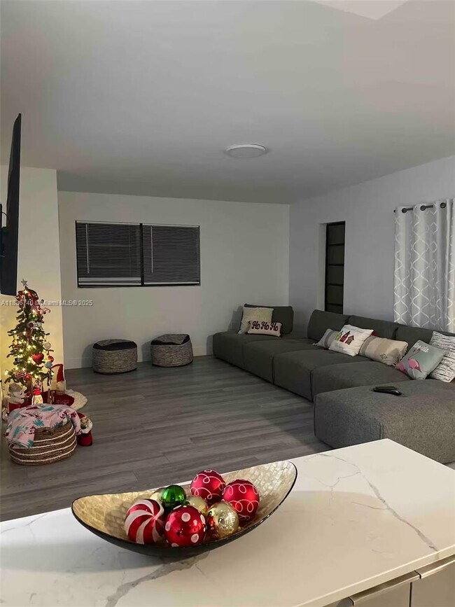 Foto del edificio - 237 2nd Rd