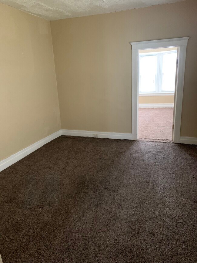 2749 Florian Street Unit Apt 3, Hamtramck, MI 48212 Apartments in