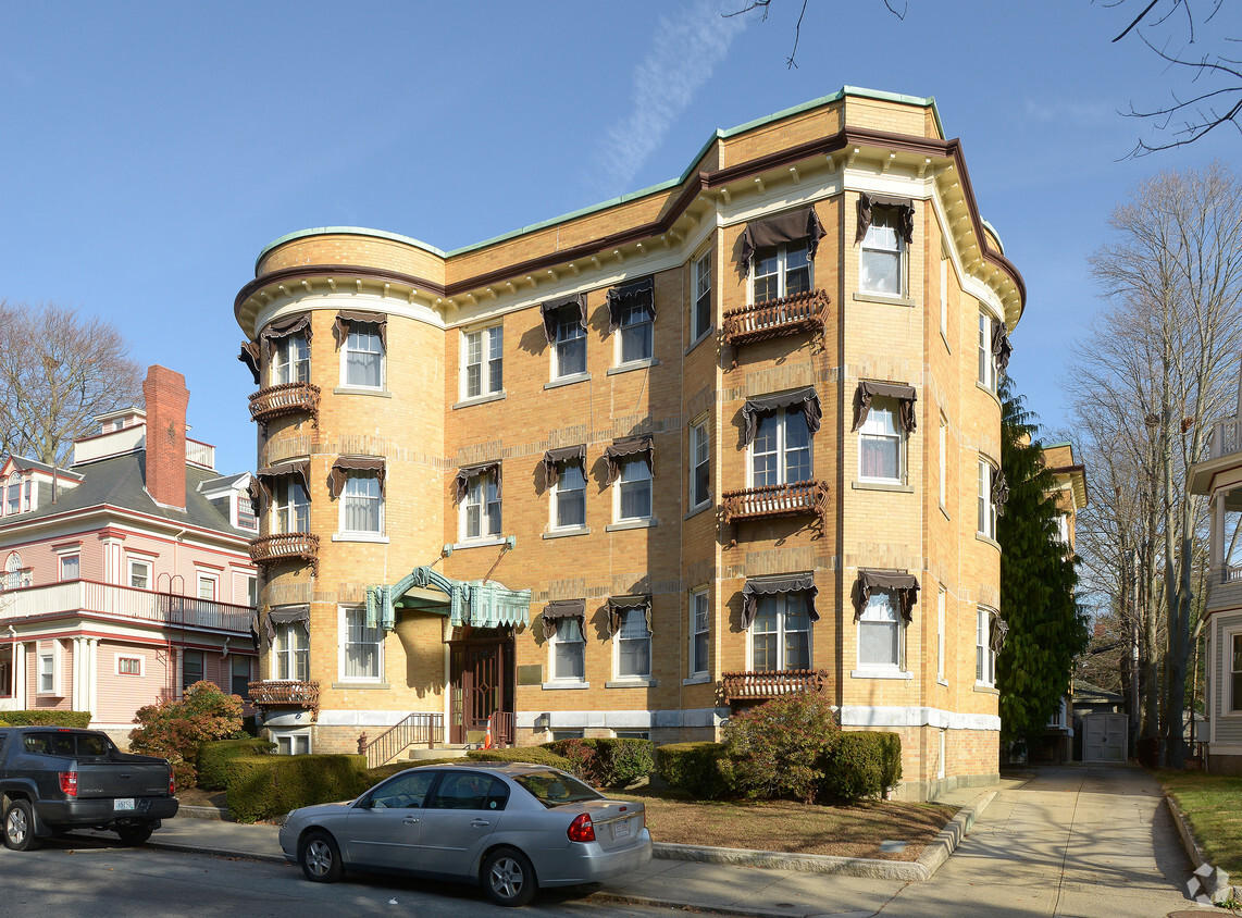 The Winchester Apartments Apartments in New Bedford, MA