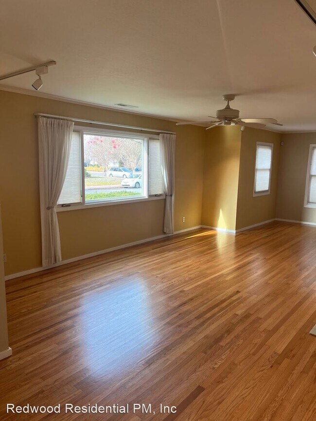Building Photo - 3 br, 2 bath House - 220 Alderbrook Drive