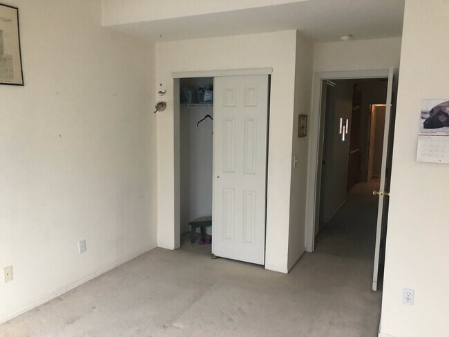 Building Photo - 147 Windward Dr