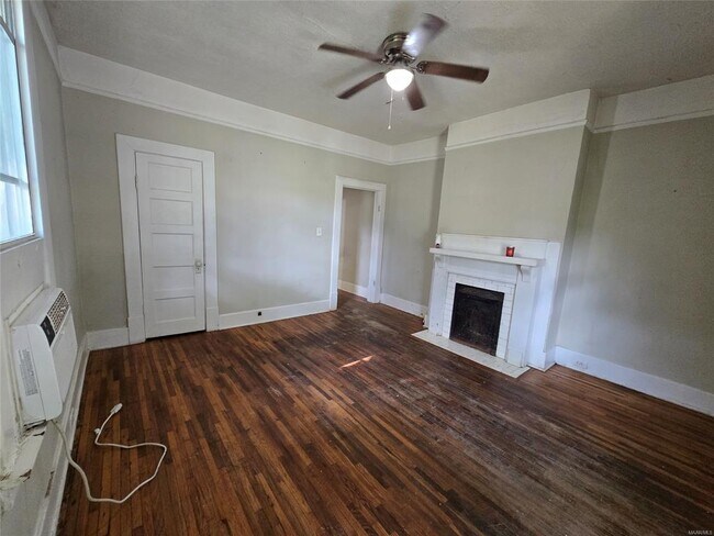 Building Photo - 2302 Plum St