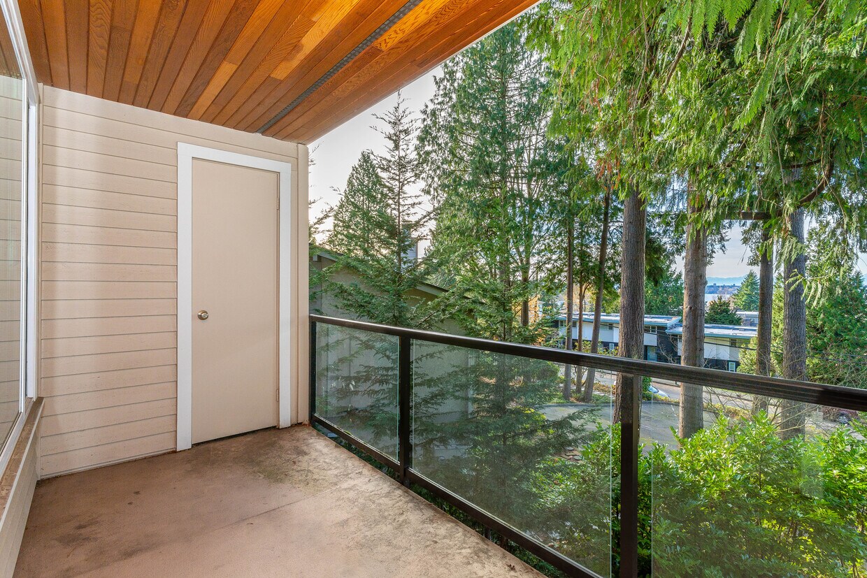 11222 NE 67th St Unit 1W, Kirkland, WA 98033 Condo for Rent in
