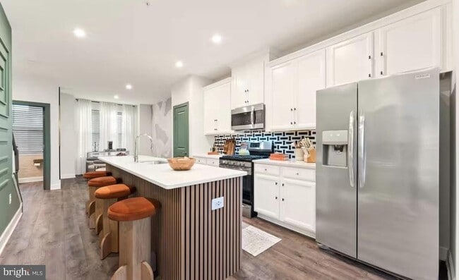 Building Photo - 101 Capital Ct