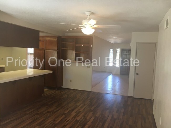 Building Photo - 1540 Oak Hill Dr