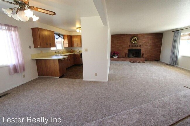 Building Photo - 2 br, 2 bath House - 1117 Laurel Street
