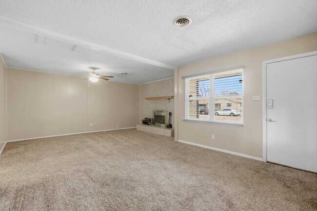 Foto del edificio - 2358 Glendale Dr