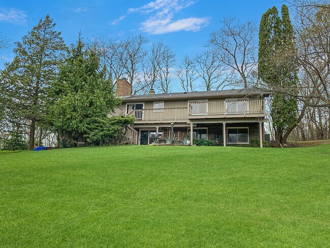 Building Photo - 23 White Pine Dr