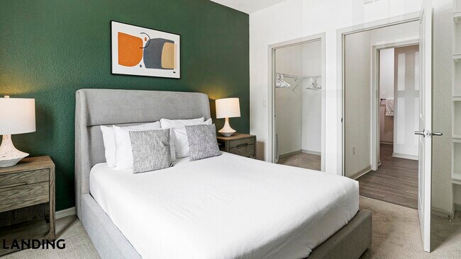 Foto del edificio - 9301 Summit Centre Way