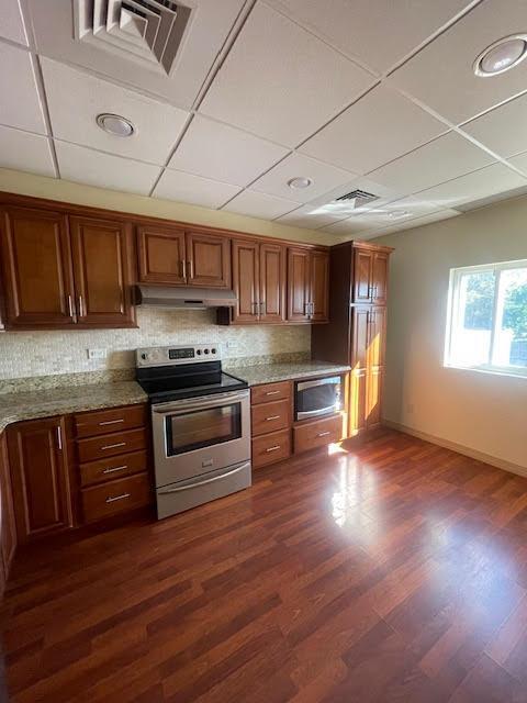 Foto principal - 879 Nassau Rd