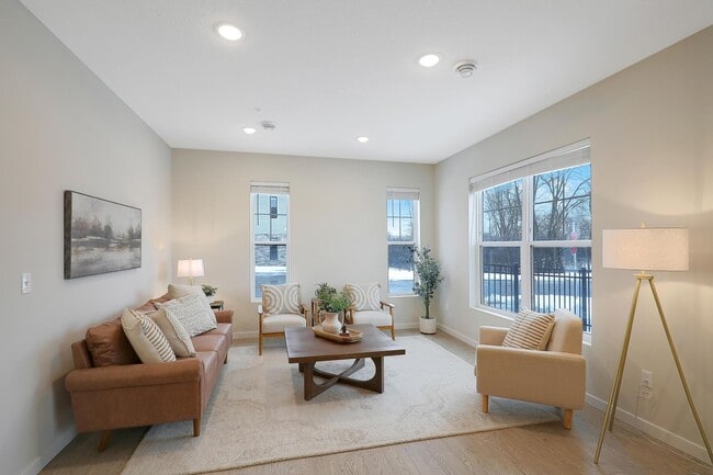 Interior Photo - 4760 Ironwood Cir