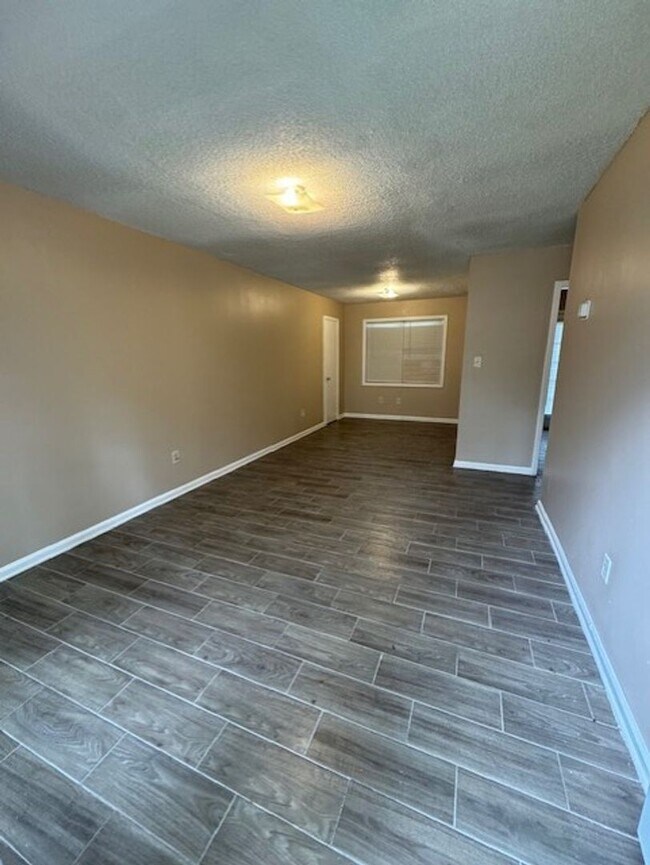 Building Photo - Newly Renovated Home In Raleigh