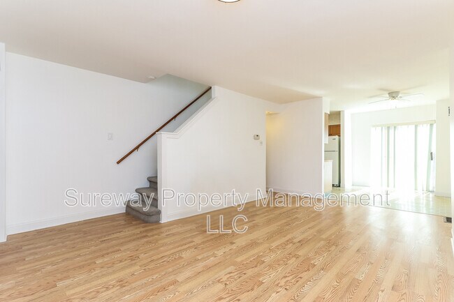 Building Photo - 1004 Oregon Ave