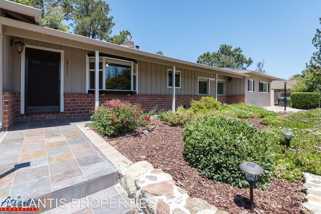 Building Photo - 15611 Kavin Ln